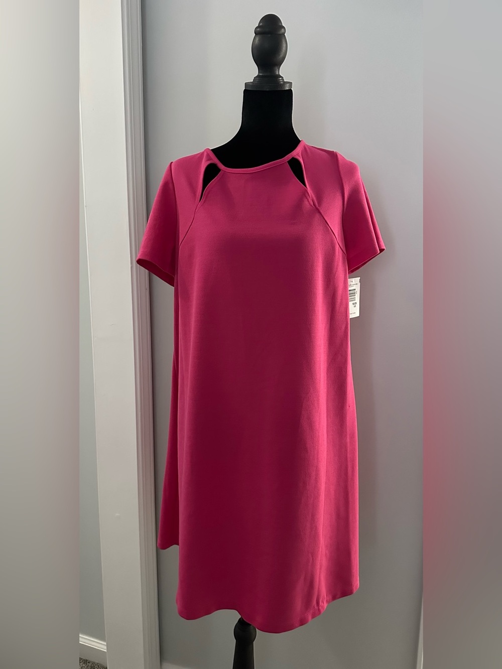 Neiman Marcus Hot Pink Short-Sleeve Tunic with Shoulder Cutouts